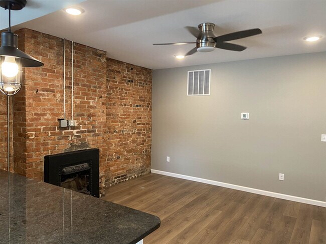 231 E 6th St-Unit -#1 in Newport, KY - Foto de edificio - Building Photo