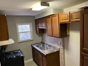 1615 Parkline Dr in Pittsburgh, PA - Building Photo - Building Photo