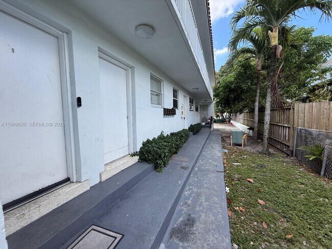 1646 NW 2nd St in Miami, FL - Building Photo - Building Photo