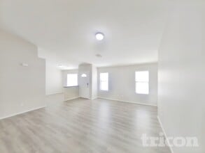 7739 Whitesboro Ct in Las Vegas, NV - Foto de edificio - Building Photo