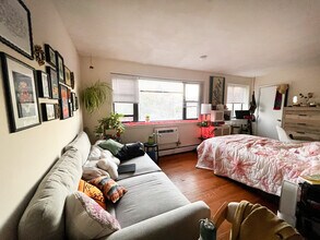 1027 Commonwealth Ave in Boston, MA - Building Photo - Building Photo