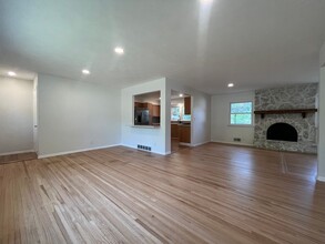 2134 Garnet Dr in Eagan, MN - Building Photo - Building Photo