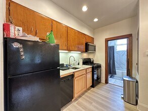 2821 W Shakespeare Ave, Unit 2C in Chicago, IL - Building Photo - Building Photo