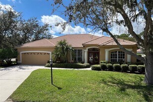7016 Treymore Ct in Sarasota, FL - Building Photo