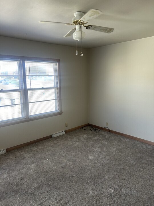 2754 A Ave NE in Cedar Rapids, IA - Building Photo