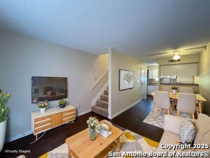 3243 Nacogdoches Rd in San Antonio, TX - Building Photo - Building Photo