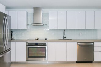 1600 NE 1st Ave, Unit 04 in Miami, FL - Foto de edificio - Building Photo