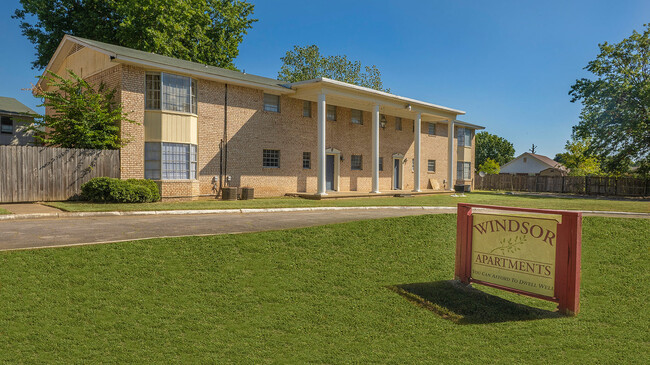 Windsor Apartments in Fort Smith, AR - Building Photo - Primary Photo