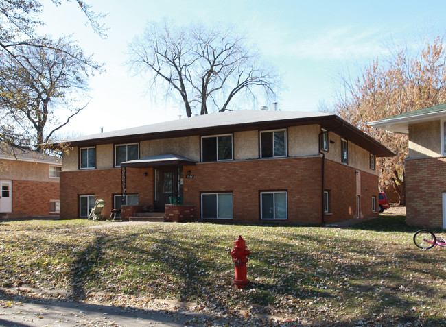 4544 Madison St NE in Columbia Heights, MN - Building Photo - Building Photo