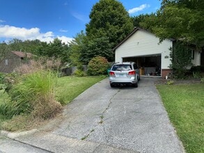 1600 Hardwood Dr in Blacksburg, VA - Building Photo - Building Photo