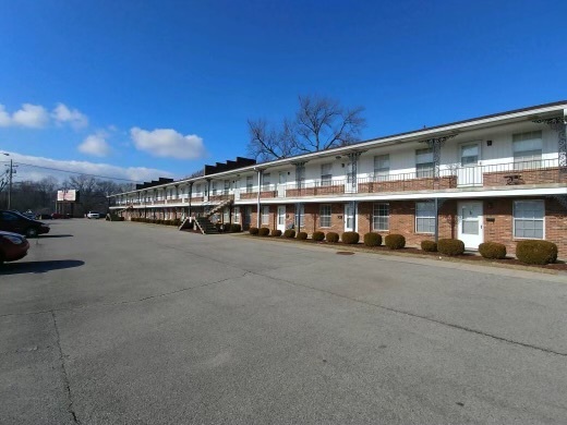 Miller Manor Apartments in Louisville, KY - Building Photo