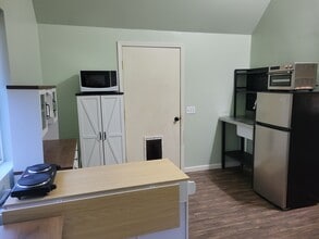 26801 Columbia Way in Tehachapi, CA - Building Photo - Building Photo