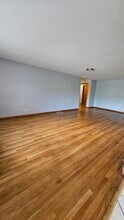 746 Dempster St, Unit BG-11 in Mount Prospect, IL - Foto de edificio - Building Photo