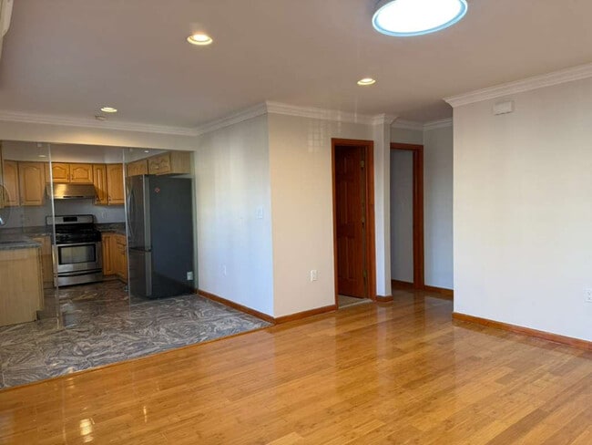 120-01 20th Ave in Queens, NY - Foto de edificio - Building Photo