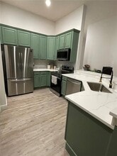 6741 Breezy Palm Dr in Riverview, FL - Building Photo - Building Photo
