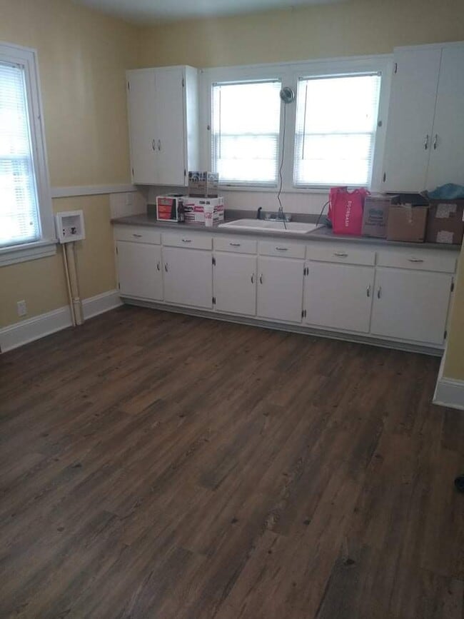 312 Thompson St in Paris, TN - Building Photo - Building Photo