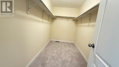 4 Wayne Allison Ave in Georgina, ON - Building Photo - Building Photo