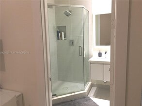 6416 NW 104th Path in Medley, FL - Building Photo - Building Photo