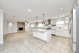 5727 Cheltenham Dr in Houston, TX - Building Photo - Building Photo