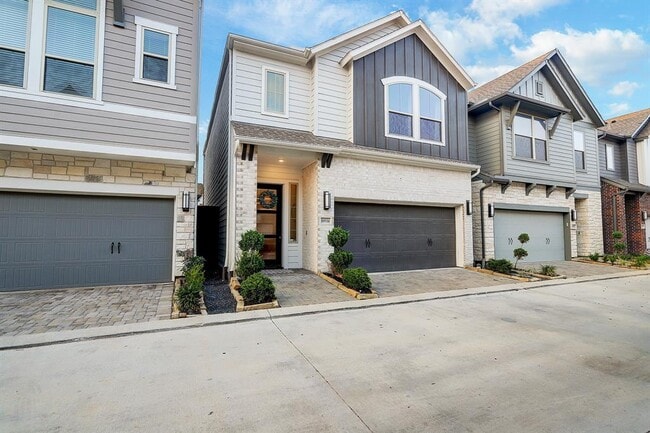property at 10934 Brambling Wood Dr