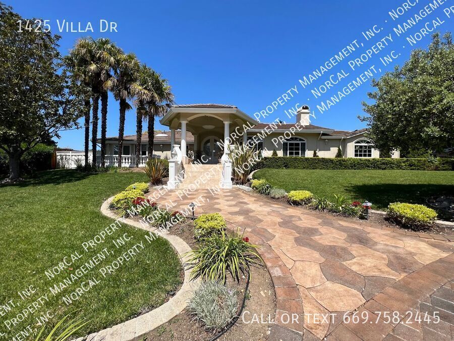 1425 Villa Dr in Los Altos, CA - Building Photo