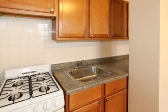 1712 W Estes Ave in Chicago, IL - Building Photo - Building Photo