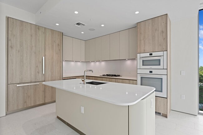200 Arkona Ct in West Palm Beach, FL - Building Photo - Building Photo