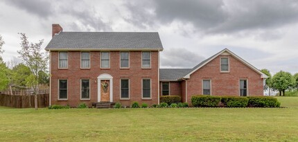 880 Hartman Ct in Adams, TN - Building Photo - Building Photo
