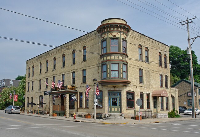 200 W Grand Ave