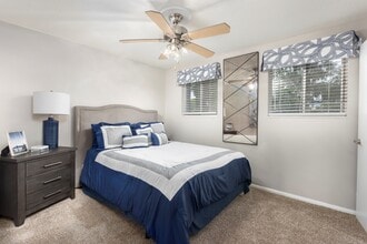 Oaks at Victory in Savannah, GA - Foto de edificio - Building Photo