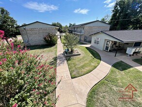 1502 NW Kingsbury Ave in Lawton, OK - Building Photo - Building Photo