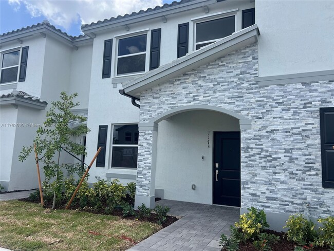 property at 1173 W Palm Ter