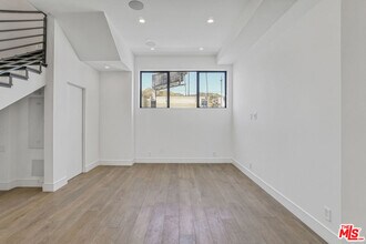 1445 1/2 N Martel Ave in Los Angeles, CA - Building Photo - Building Photo