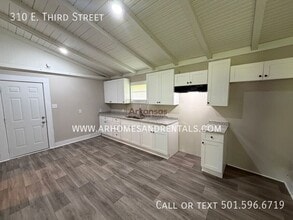 310 E 3rd St in Bradford, AR - Building Photo - Building Photo