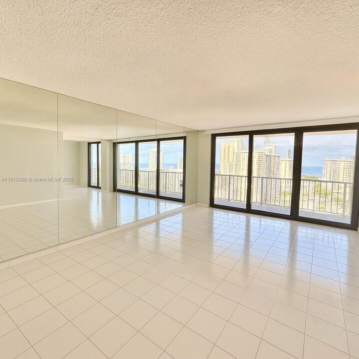 290 174th St in Sunny Isles Beach, FL - Building Photo