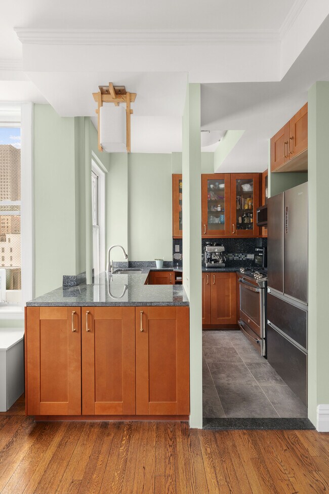 137 E 28th St in New York, NY - Building Photo - Building Photo