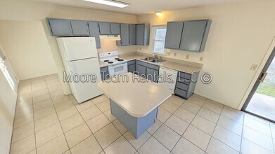 50 Brookside Dr in Hendersonville, NC - Building Photo - Building Photo