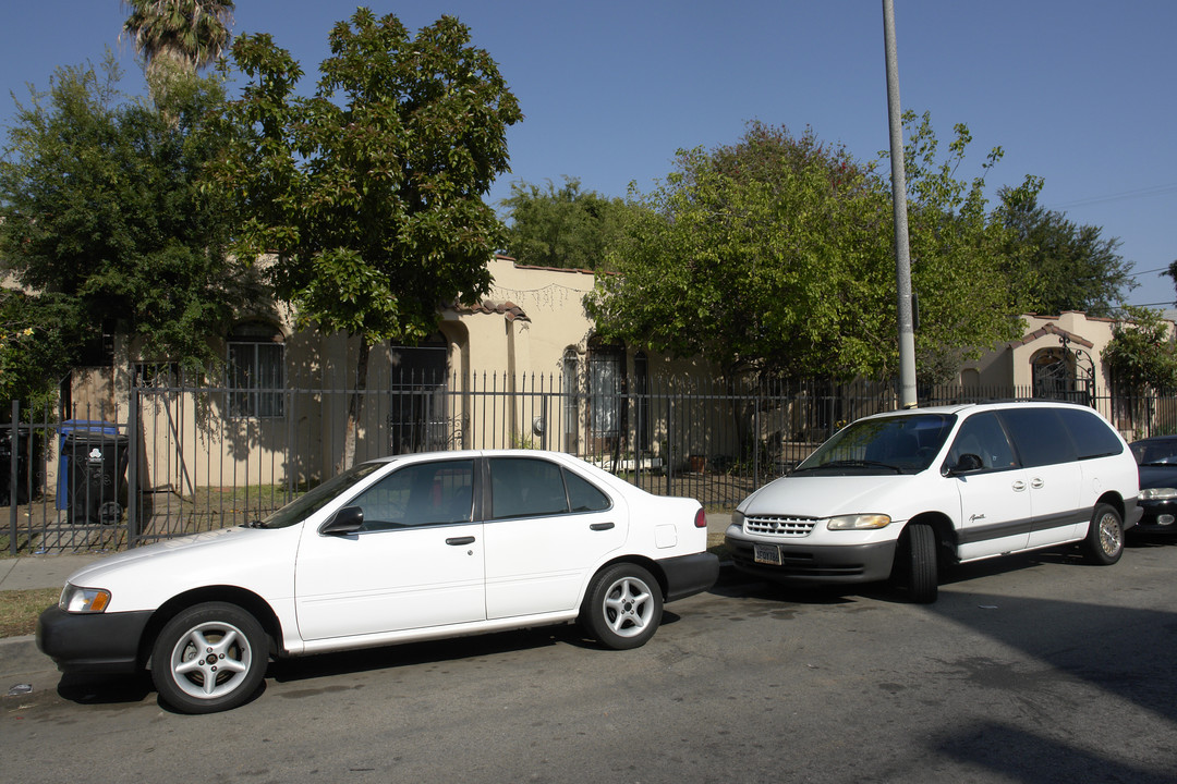 714-16 Manhattan Pl in Los Angeles, CA - Building Photo