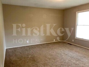 1983 Greenheath Dr in Florissant, MO - Building Photo - Building Photo