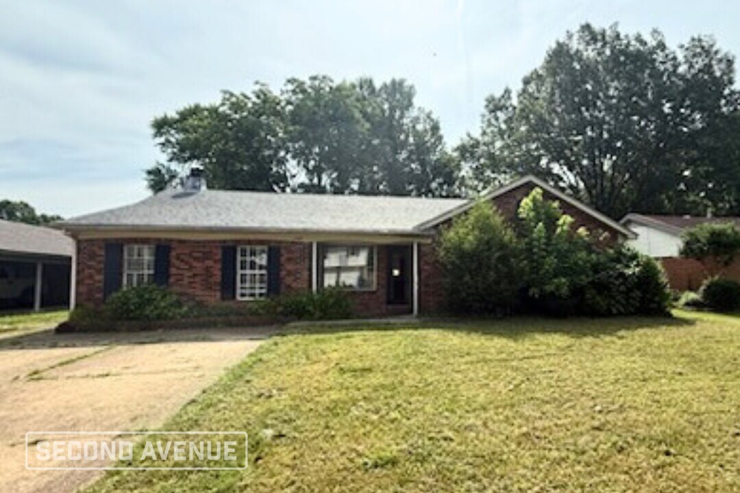 1342 Heathcliff Dr in Memphis, TN - Building Photo