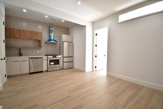 582 E 138th St in Bronx, NY - Building Photo - Building Photo