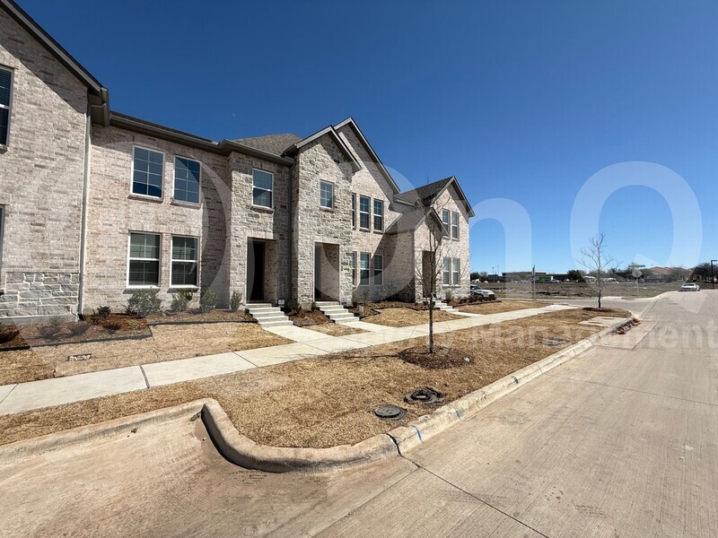 1226 Junction Dr in Allen, TX - Building Photo