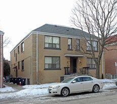 16 Norris Cres in Toronto, ON - Building Photo