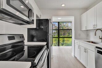 1040 Homewood Blvd in Delray Beach, FL - Building Photo - Building Photo