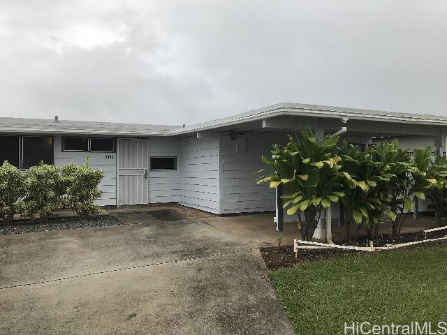 2352 Komo Mai Dr in Pearl City, HI - Building Photo - Building Photo