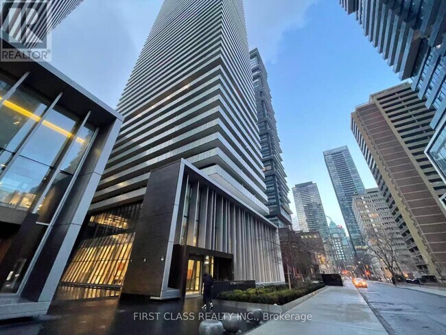 50 Charles St E in Toronto, ON - Building Photo - Building Photo