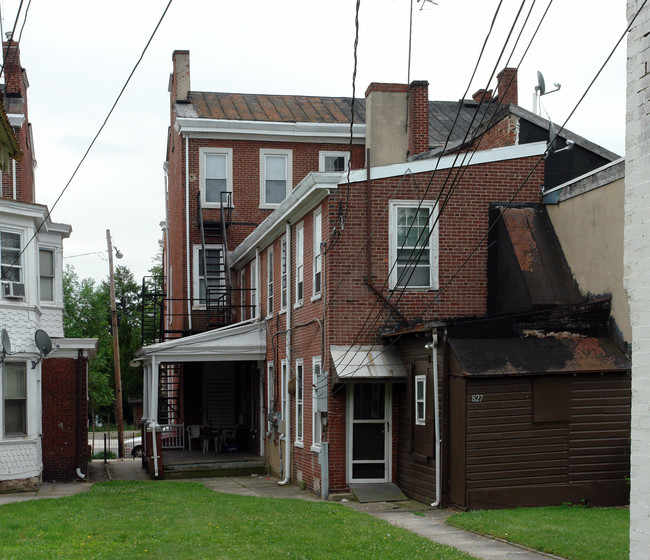 827 Dekalb St in Norristown, PA - Building Photo - Building Photo