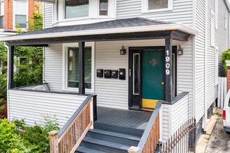 1909 Asbury Ave in Evanston, IL - Building Photo - Building Photo