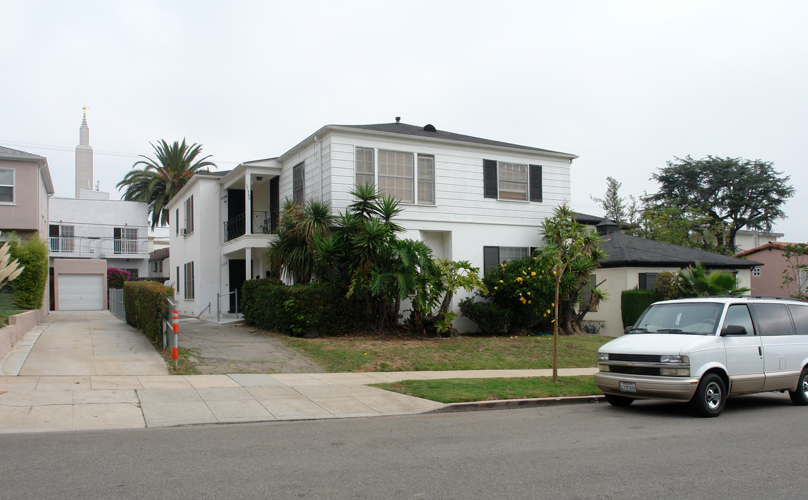 1752 Glendon Ave in Los Angeles, CA - Building Photo