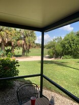 1542 Mainsail Dr in Naples, FL - Building Photo